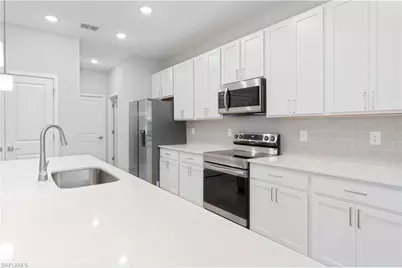 13 SW 34th Pl, Cape Coral, FL 33991 - Photo 9