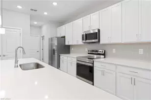 13 SW 34th Pl, Cape Coral, FL 33991 - Photo 9
