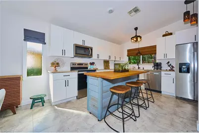 6513 W Royal Woods Dr, Fort Myers, FL 33908 - Photo 7