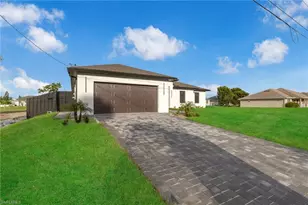 4042 NE 10th Pl, Cape Coral, FL 33909 - Photo 7