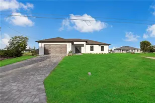 4042 NE 10th Pl, Cape Coral, FL 33909 - Photo 5