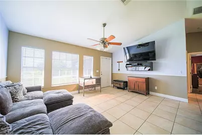507 SE 8th Ter, Cape Coral, FL 33990 - Photo 9