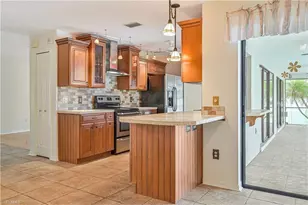 634 SE 32nd St, Cape Coral, FL 33904 - Photo 7