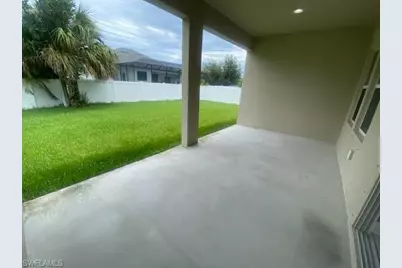 1733 SW 38th Ln, Cape Coral, FL 33914 - Photo 3