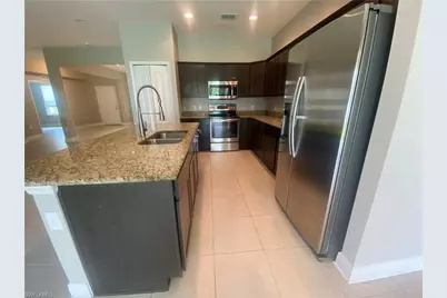 1733 SW 38th Ln, Cape Coral, FL 33914 - Photo 5