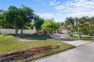 1424 SE 27th Terrace, Cape Coral, FL 33904 - Photo 17