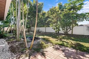 1424 SE 27th Terrace, Cape Coral, FL 33904 - Photo 5