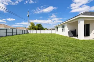 2530 SW 9th Ave, Cape Coral, FL 33914 - Photo 7