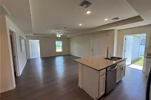 557 Oakshire Ln, Lehigh Acres, FL 33972 - Photo 7