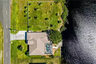 908 Vogiantzis Pkwy, Cape Coral, FL 33909 - Photo 39
