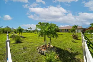 908 Vogiantzis Pkwy, Cape Coral, FL 33909 - Photo 31