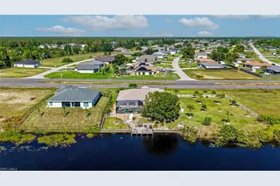 908 Vogiantzis Pkwy, Cape Coral, FL 33909 - Photo 37