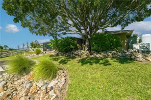 908 Vogiantzis Pkwy, Cape Coral, FL 33909 - Photo 27