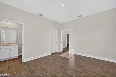 925 SW 6th Ct, Cape Coral, FL 33991 - Photo 15