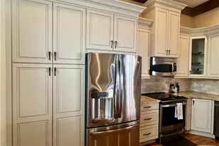 619 Beachwalk Cir, Naples, FL 34108 - Photo 9