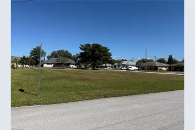 118 SW 31st Ter, Cape Coral, FL 33914 - Photo 7