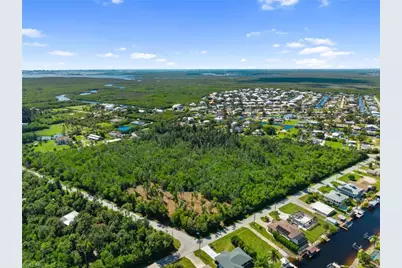 18100 Creek Dr, Fort Myers, FL 33908 - Photo 7