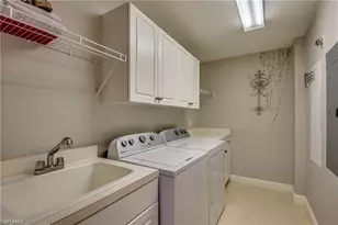 2090 W First St, Fort Myers, FL 33901 - Photo 21