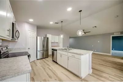 4302 NE 9th Ave, Cape Coral, FL 33909 - Photo 3