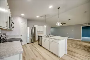 4302 NE 9th Ave, Cape Coral, FL 33909 - Photo 3