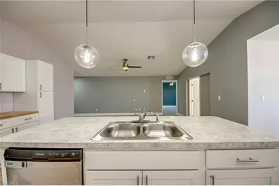 4302 NE 9th Ave, Cape Coral, FL 33909 - Photo 9