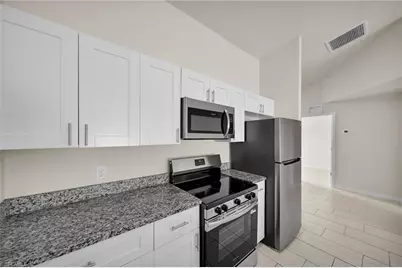 523 SE 8th St, Cape Coral, FL 33990 - Photo 5