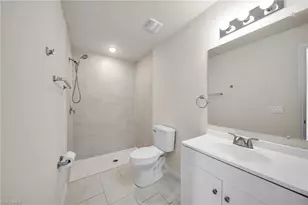 523 SE 8th St, Cape Coral, FL 33990 - Photo 9