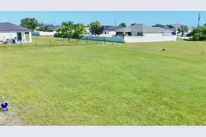 1021 Santa Barbara Blvd N, Cape Coral, FL 33993 - Photo 3