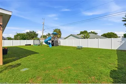 4317 SW 9th Pl, Cape Coral, FL 33914 - Photo 23