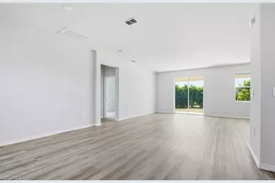 1112 NE 19th St, Cape Coral, FL 33909 - Photo 5