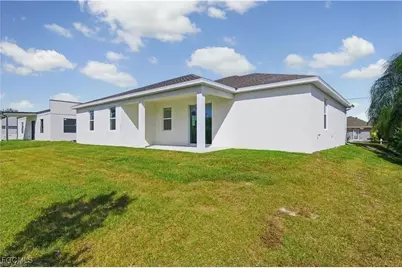 1112 NE 19th St, Cape Coral, FL 33909 - Photo 15