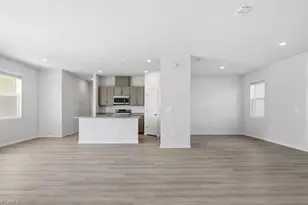 915 NE 19th St, Cape Coral, FL 33909 - Photo 3
