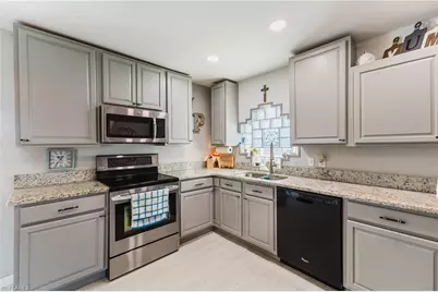 15 SE 10th Ave, Cape Coral, FL 33990 - Photo 11