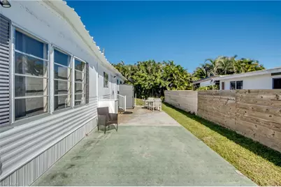 123 Amber Ave, North Fort Myers, FL 33917 - Photo 9