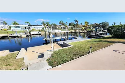 5317 SW 2nd Pl, Cape Coral, FL 33914 - Photo 9
