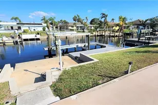 5317 SW 2nd Pl, Cape Coral, FL 33914 - Photo 9