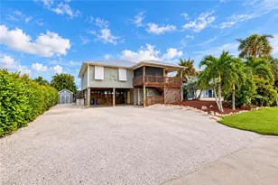 2708 Sanderling Ct, Saint James City, FL 33956 - Photo 5