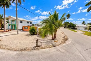 2566 Second St, Matlacha, FL 33993 - Photo 25