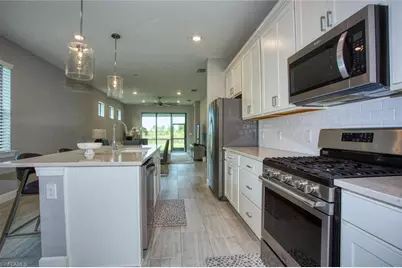20032 Kingmont Dr, Estero, FL 33928 - Photo 5