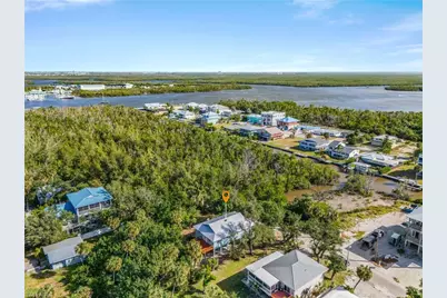 203 Chapel St, Fort Myers Beach, FL 33931 - Photo 9