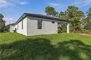 704 Avondale St E, Lehigh Acres, FL 33974 - Photo 45
