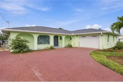 371 Washington Ct, Fort Myers Beach, FL 33931 - Photo 1