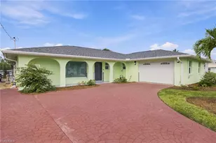 371 Washington Ct, Fort Myers Beach, FL 33931 - Photo 1