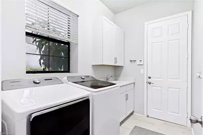 10091 Chesapeake Bay Dr, Fort Myers, FL 33913 - Photo 7