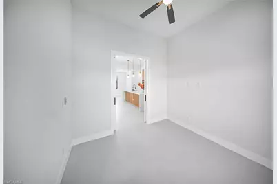 1005 NE 4th Pl, Cape Coral, FL 33909 - Photo 19