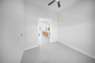 1005 NE 4th Pl, Cape Coral, FL 33909 - Photo 19