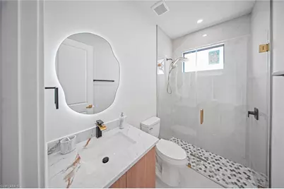 1005 NE 4th Pl, Cape Coral, FL 33909 - Photo 21
