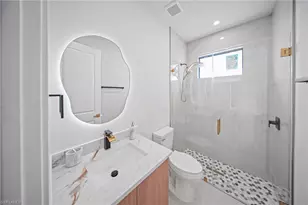 1005 NE 4th Pl, Cape Coral, FL 33909 - Photo 21