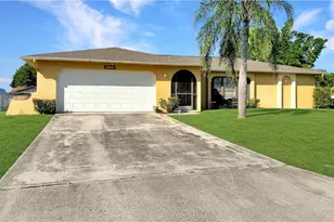 617 SE 21st Ln, Cape Coral, FL 33990 - Photo 3