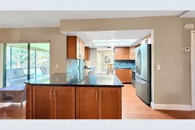 617 SE 21st Ln, Cape Coral, FL 33990 - Photo 23